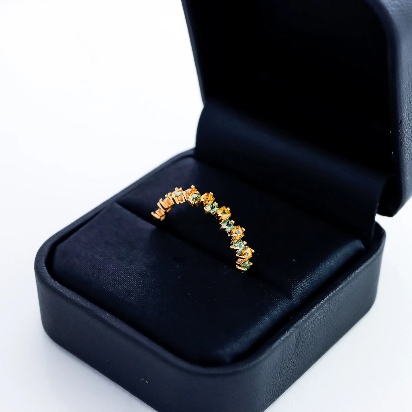 Anillo Oleon Zafiro 0.9Qts | 1.9gr | Oro Amarillo (Gemas)