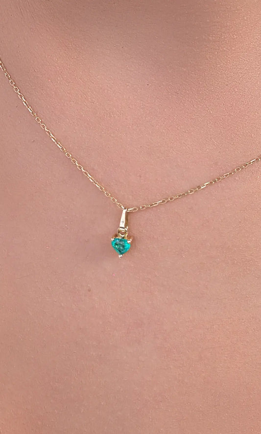 Dije Corazon S Esmeralda 0.23Qts | 1gr | Oro Amarillo (Gemas)