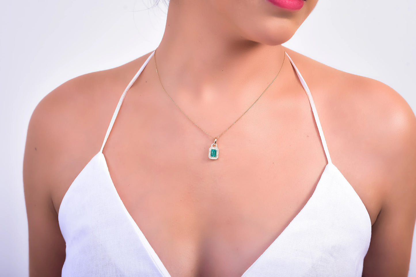 Dije Candado Esmeralda 0.77Qts + Diamante 0.2Qts | 1.9gr | Oro Amarillo (Gemas)