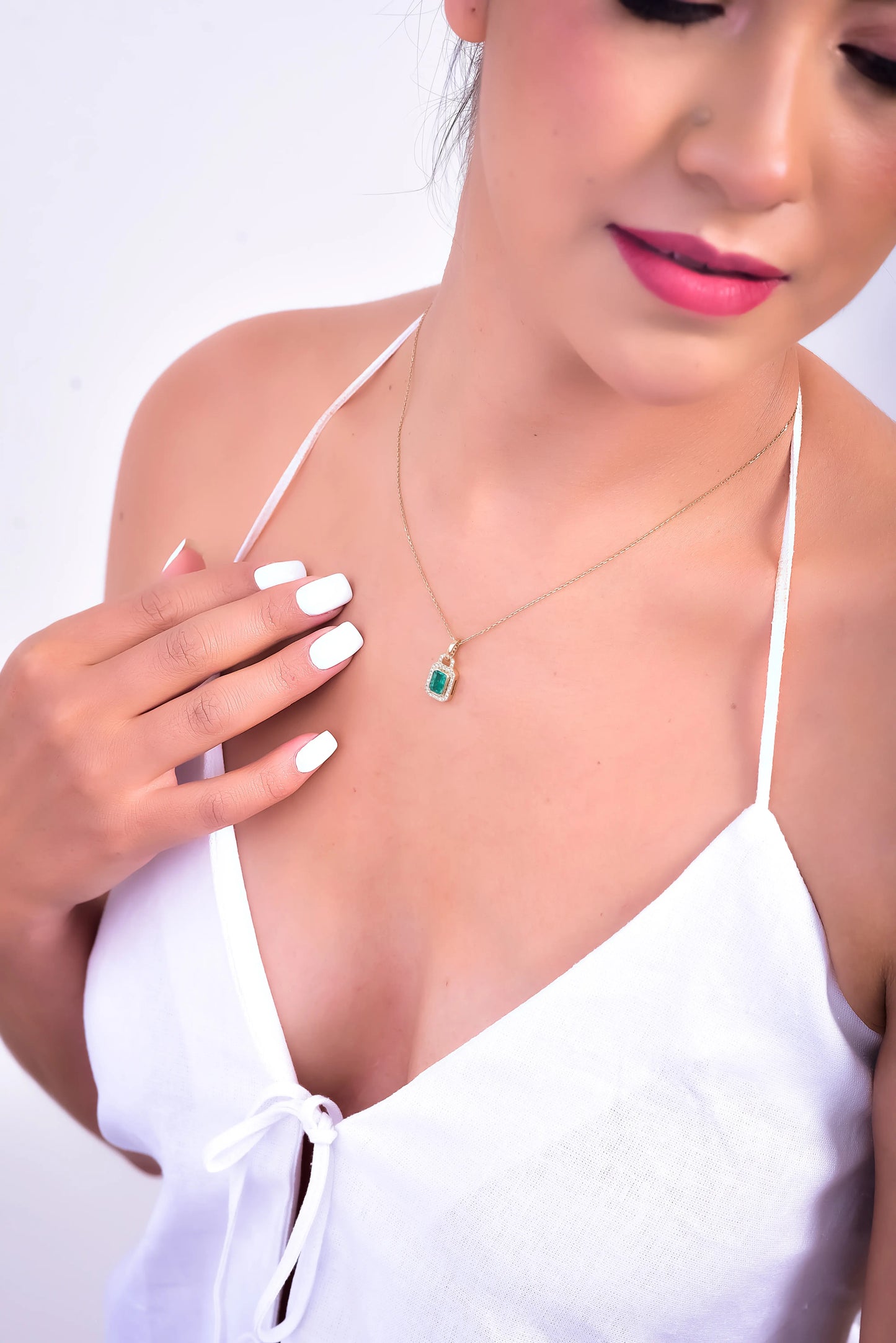 Dije Candado Esmeralda 0.77Qts + Diamante 0.2Qts | 1.9gr | Oro Amarillo (Gemas)