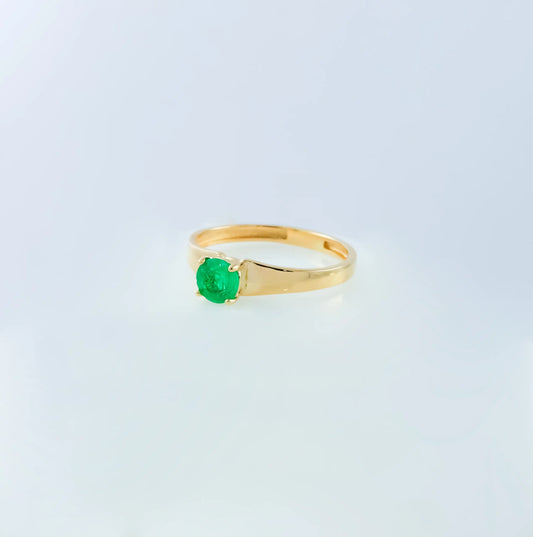 Anillo Solitario May Esmeralda 0.54Qts | 1.9gr | Oro Amarillo (Gemas)