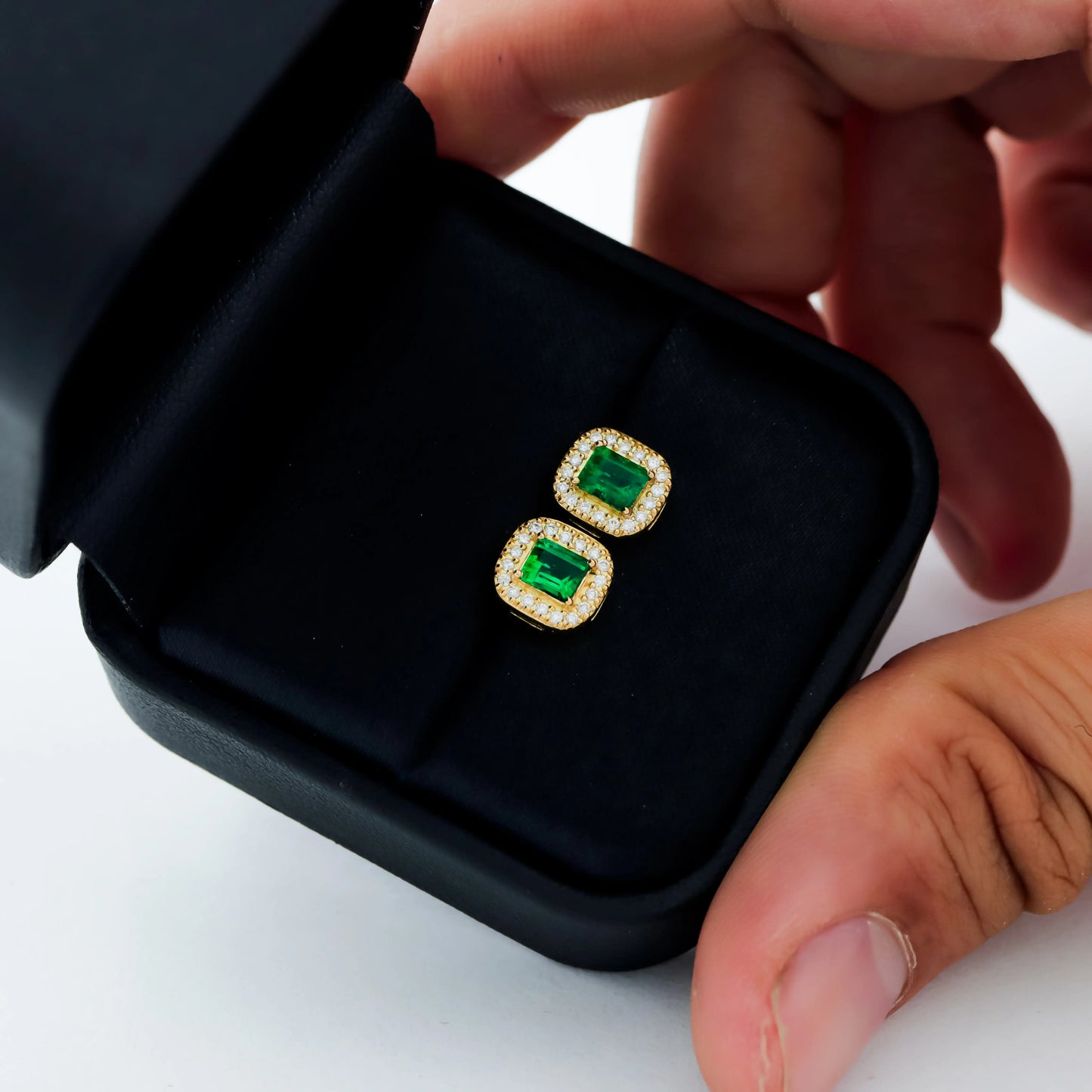 Topos Eon Esmeralda 0.69Qts + Diamante 0.18Qts | 2gr | Oro Amarillo (Gemas)