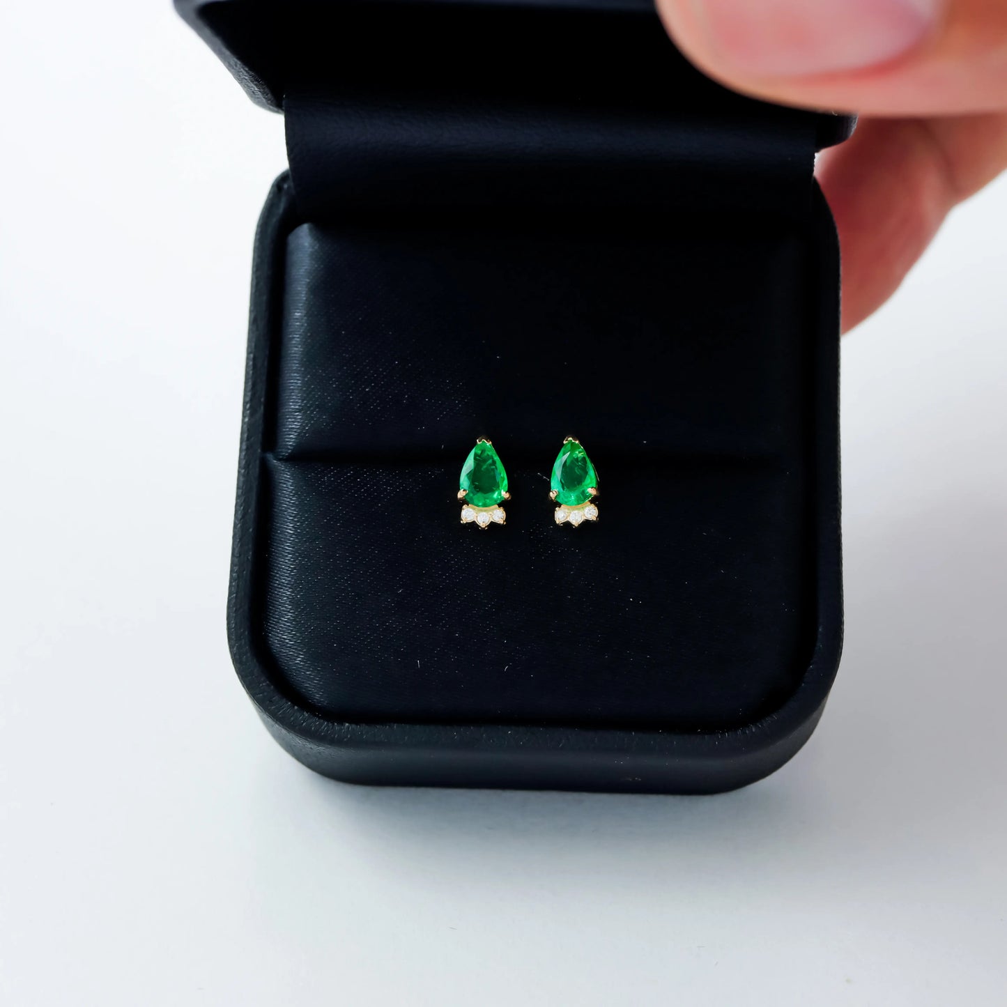 Topos Eres Esmeralda 0.44Qts + Diamante 0.03Qts | 1gr | Oro Amarillo (Gemas)