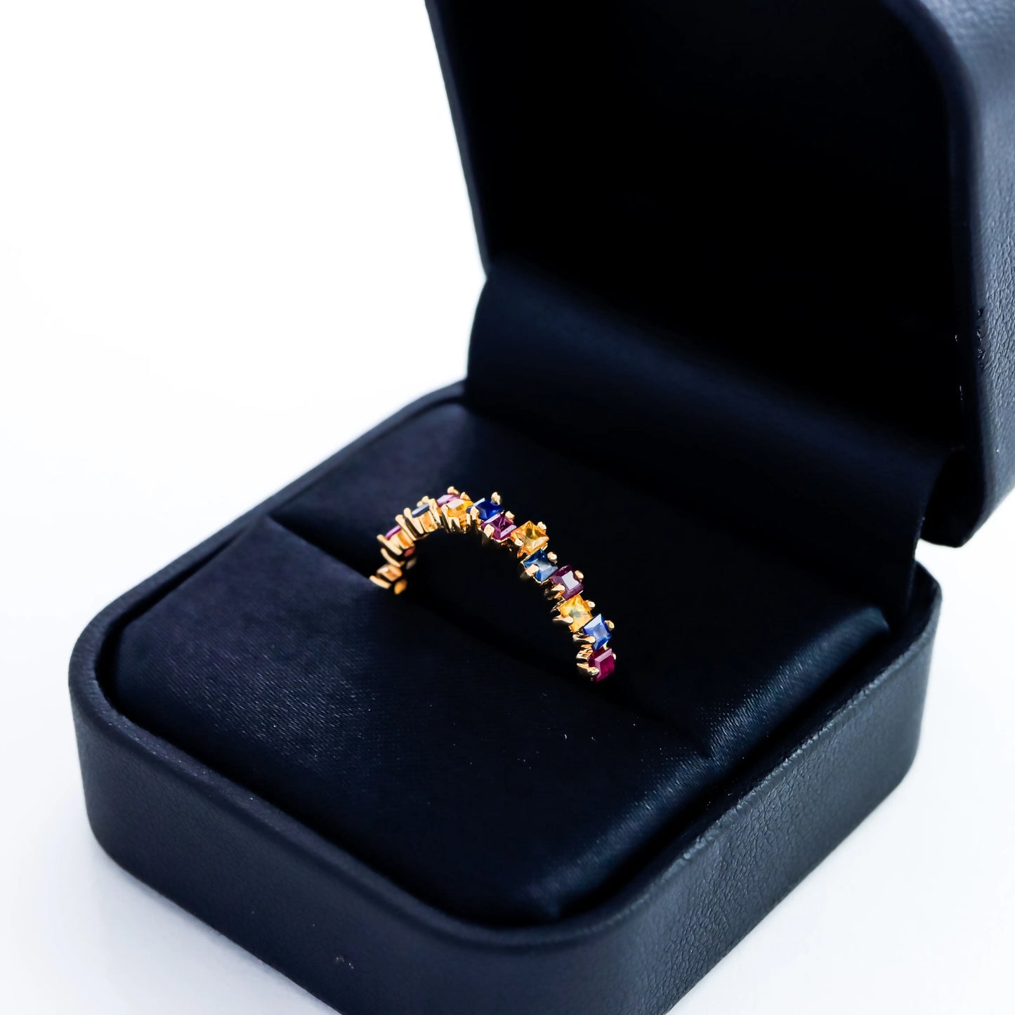 Anillo Oleon Zafiro 0.9Qts | 1.9gr | Oro Amarillo (Gemas)