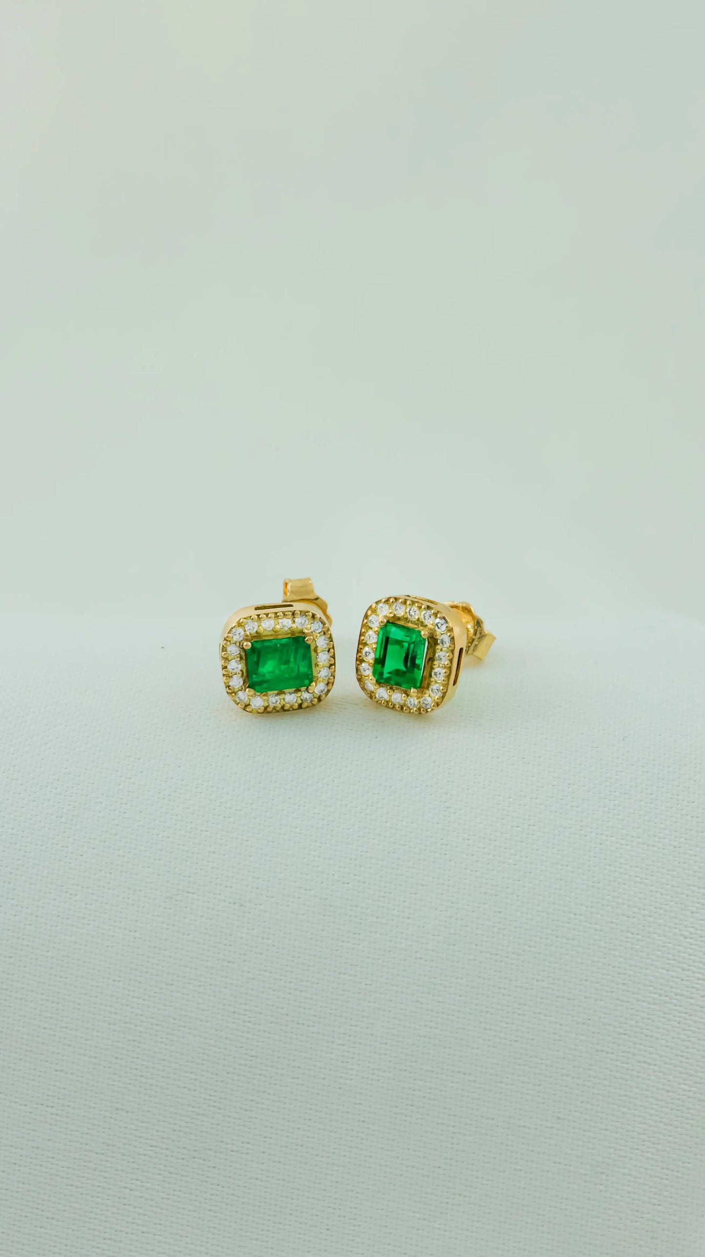 Topos Eon Esmeralda 0.69Qts + Diamante 0.18Qts | 2gr | Oro Amarillo (Gemas)