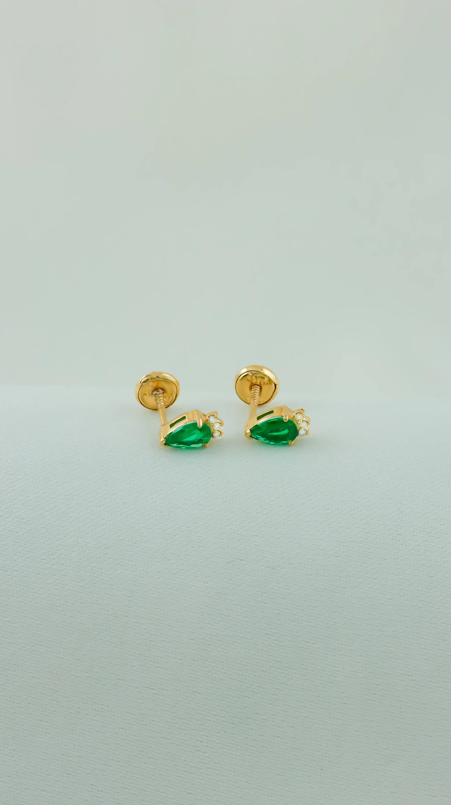 Topos Eres Esmeralda 0.44Qts + Diamante 0.03Qts | 1gr | Oro Amarillo (Gemas)