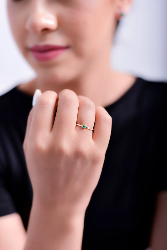 Anillo Solitario Velara Esmeralda 0.1Qts | 1.6gr | Oro Amarillo (Gemas)